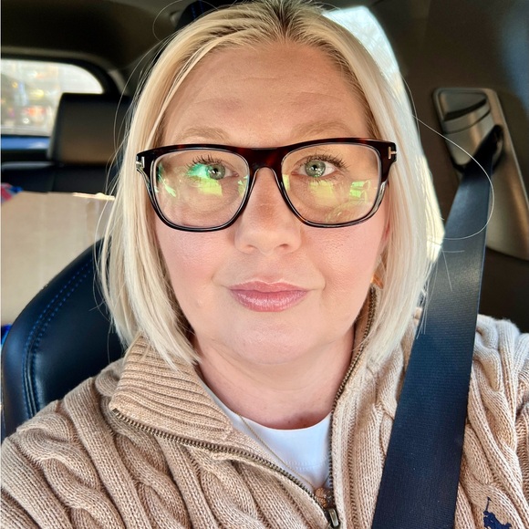 Meet your Posher, Shelby - Picture 4 of 8